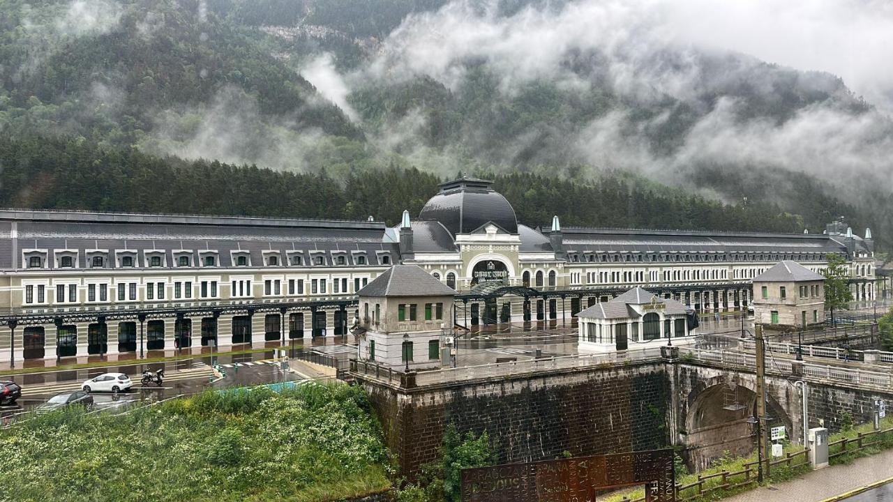 El Mirador De La Estacion Apartment Canfranc Ngoại thất bức ảnh